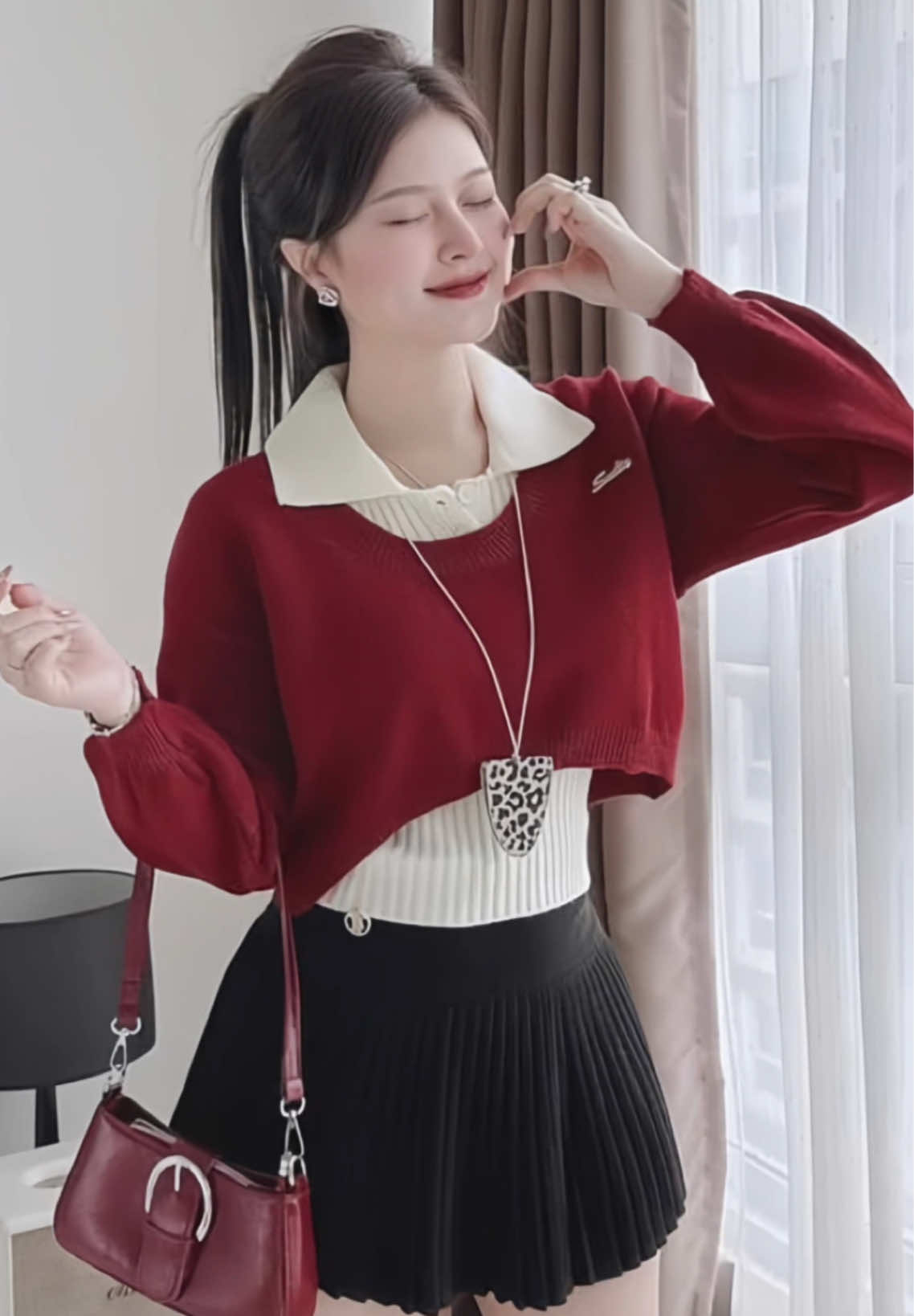 Set áo len 2 chi tiết gồm áo len sát nách cổ polo kèm áo len croptop tay dài. #xuhuong #giangsinhmacgi #tetmacgi #outfitxinh #thoitrangnu #aolenthudong #dothudong2024 #shopcuahoan #viral #hottrend 