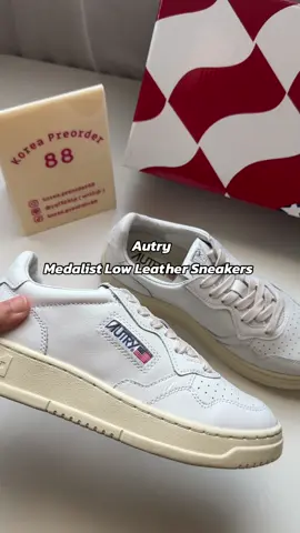 Autry Medalist LowLeather Sneakers   #autry #autrysneakers #รองเท้าผ้าใบ #พรีออเดอร์ #พรีออเดอร์เกาหลี 