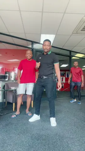 #DecemberYe e sharakantsha batho 🙆🏾‍♂️🙆🏾‍♂️🙆🏾‍♂️🔥🔥🔥🔥 @Hungani Ndlovu @@mahlatsi _moropo  #LekompoWay #LekompoChallenge #DecemberYe #tekateka #limpopo 