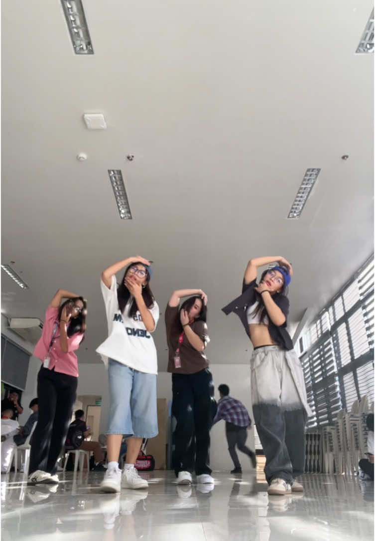 aangas ng mga girls, ready na mambali ng leeg !!  #iydv #iydvtok #dance #fyp #foryoupage #trending ctto dc