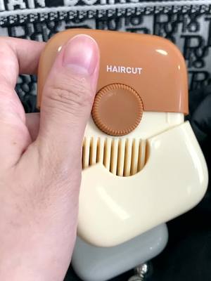 Be sure to try this double-sided hair clipper. One side can comb  hair while the other can cut it