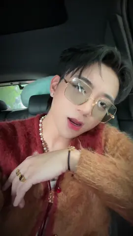 Nếu em ko ngại ngầnnnn  Để 2 ta lại gầnnnnnn Xoá nhoà những cách shaaaa 🙂‍↔️