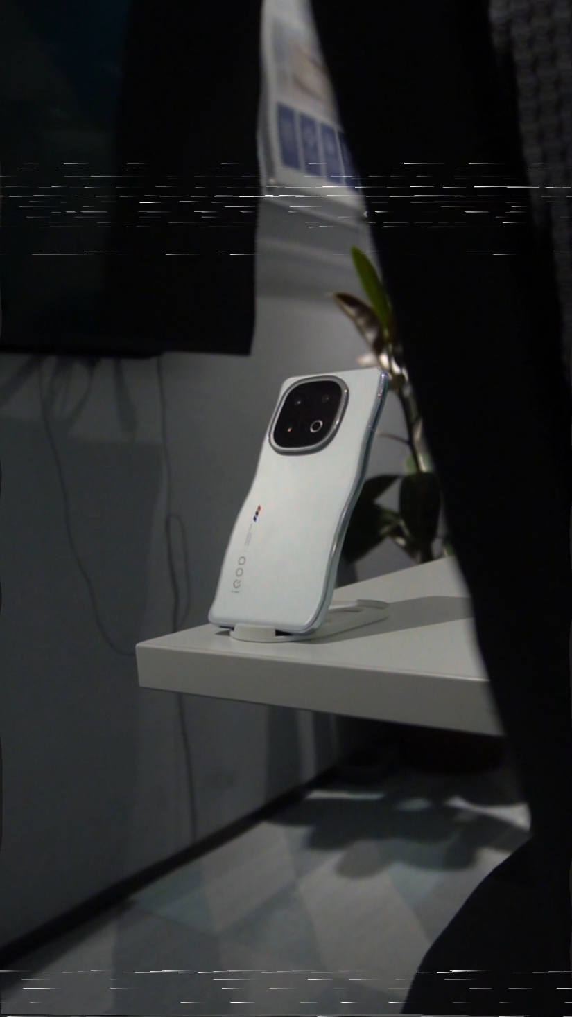 Number 1 speed ! #iQOO 