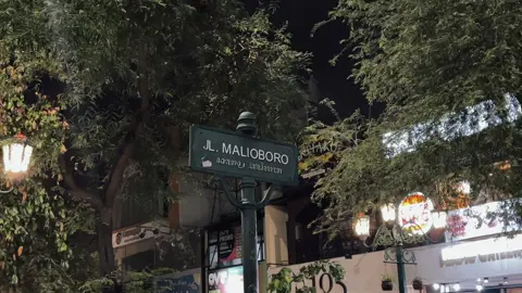 Malioboro night vibes #fyp #fypシ゚viral #cinematic #night #yogyakartacity #yogyakartaistimewa #malioborojogja #malioboroatmidnight #malioborojogja 