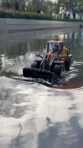 Let me guess,someone has already started preparing Christmas gifts.I recommend you take advantage of the current promotion to lower the price and buy an RC excavator😎😎😎🎁🎁🎁#chrismasgifts #blackfriday #rctruck #tiktokshopcybermonday #tiktokshopblackfriday #christianity #toys #excavator #rcexcavator #foru #TikTokShop #toycar #fyp #rccar #excavation #excavatoroperator #christmas #maternityphotoshoot #excavators #excavating 