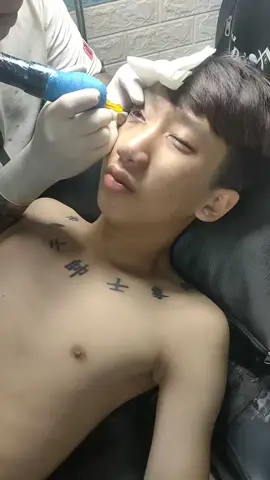 em trai xăm Bộ Cờ Tướng, nay lên thèm cặp mí mắt bao ngau luôn nha AE