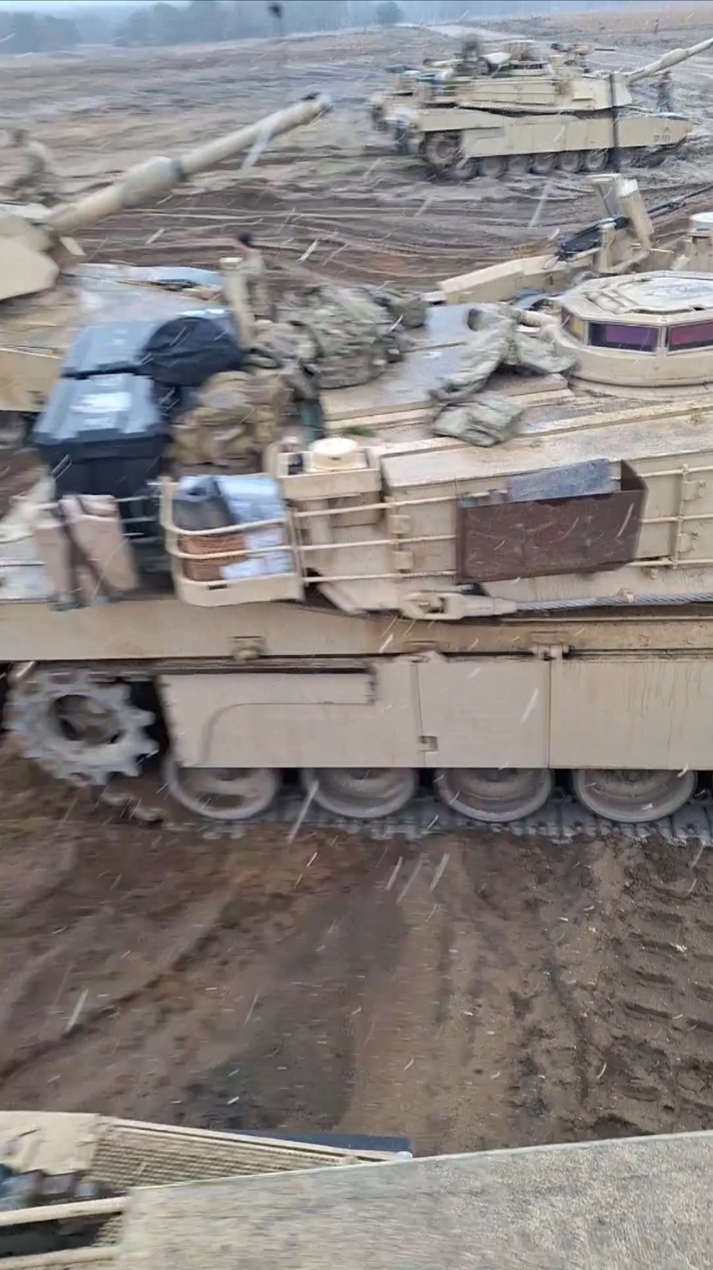 m1a2 sepv3 has absurd motion🔥🦅🇺🇸💸
