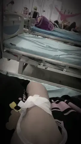 - Đi làm xa gđ có lẽ sợ hãi nhất Là lúc nằm viện 1 mình. Không phải sợ hãi vì ốm đau bệnh tật, mà là mỗi khi bác sĩ hỏi ! Người nhà bệnh nhân đâu...? Không có ai bên cạnh mình 😊 