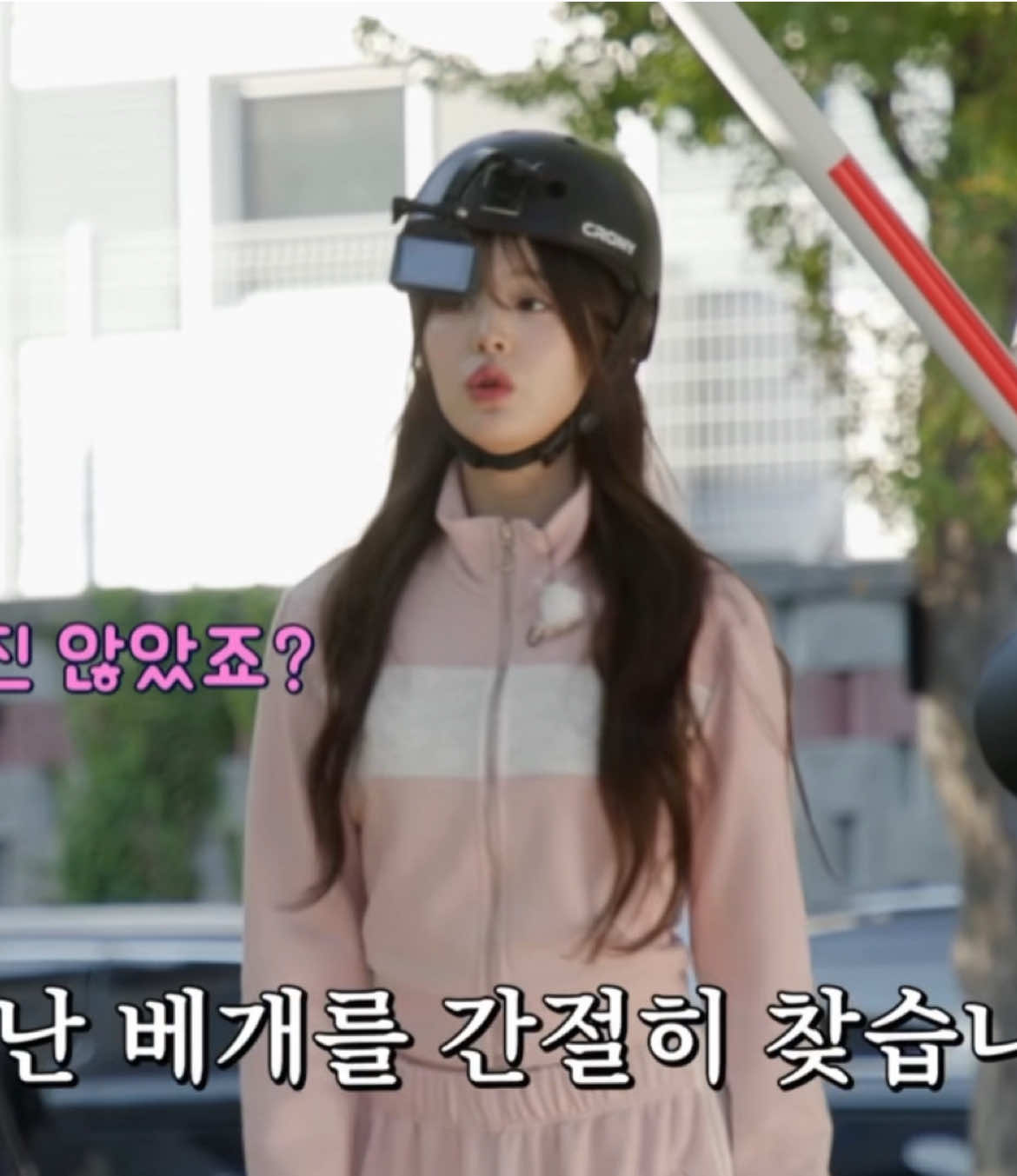 น้องวอนยองตั้งใจทำมิชชั่นมาก ทำไปบ่นไป โคตรน่ารัก ตอนพี่ยูจินมาแกล้งคือตลกอะ สุดท้ายมิชชั่นไม่ทันสำเร็จเพราะตุยก่อนโดยฝีมือจีวอน ยัยน้องเลยว๊ากไปหนึ่งที 555555 #Wonyoung #JangWonyoung #IVE #아이브 #장원영 #123IVE 