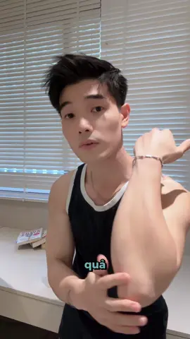 Nam giới da sần, cháy nắng, đen sạm không đều màu??  Thực ra không cần phải trắng như tờ giấy đâu, nhưng da đều màu, sáng mướt trông cũng dễ nhìn và bắt mắt hơn đúng không ?  Sỡ hữu ngay một em sữa dưỡng thể trắn.g da nhà Sevenlab ngay thôi nào anh em.  #sevenlab #trangdanamgioi #duongthe #bodycare #skincareformen