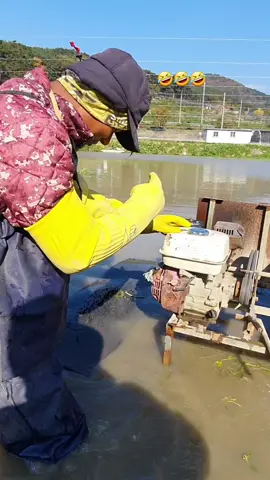 #पानीजहाज #agriculture #hardwork #tiktok #capcut #trend #trending #foryou #nepali #struggle #korean #korea #forpage #agricultural @Laxman Bal🇳🇵🇰🇷 