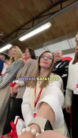 Як ефективно розподілити свій час у бізнесі: ключові ролі.  Ми обговорюємо, як власники бізнесу можуть ефективно розподіляти свій робочий час між шістьма основними ролями: інвестор, власник, CEO, керівник відділу, експерт та робочий. Ключовим є те, що, якщо ви створили бізнес на основі своєї експертності чи улюбленої справи, важливо зберігати принаймні десять відстотків свого часу для ролі експерта, щоб не втратити задоволення від роботи. В кінці розказую про навчання в школі бізнесу від Нової Пошти #просуваннябізнесу #маркетингукраїна #бізнесукраїна #підприємництво #новапошта #школабізнесу 