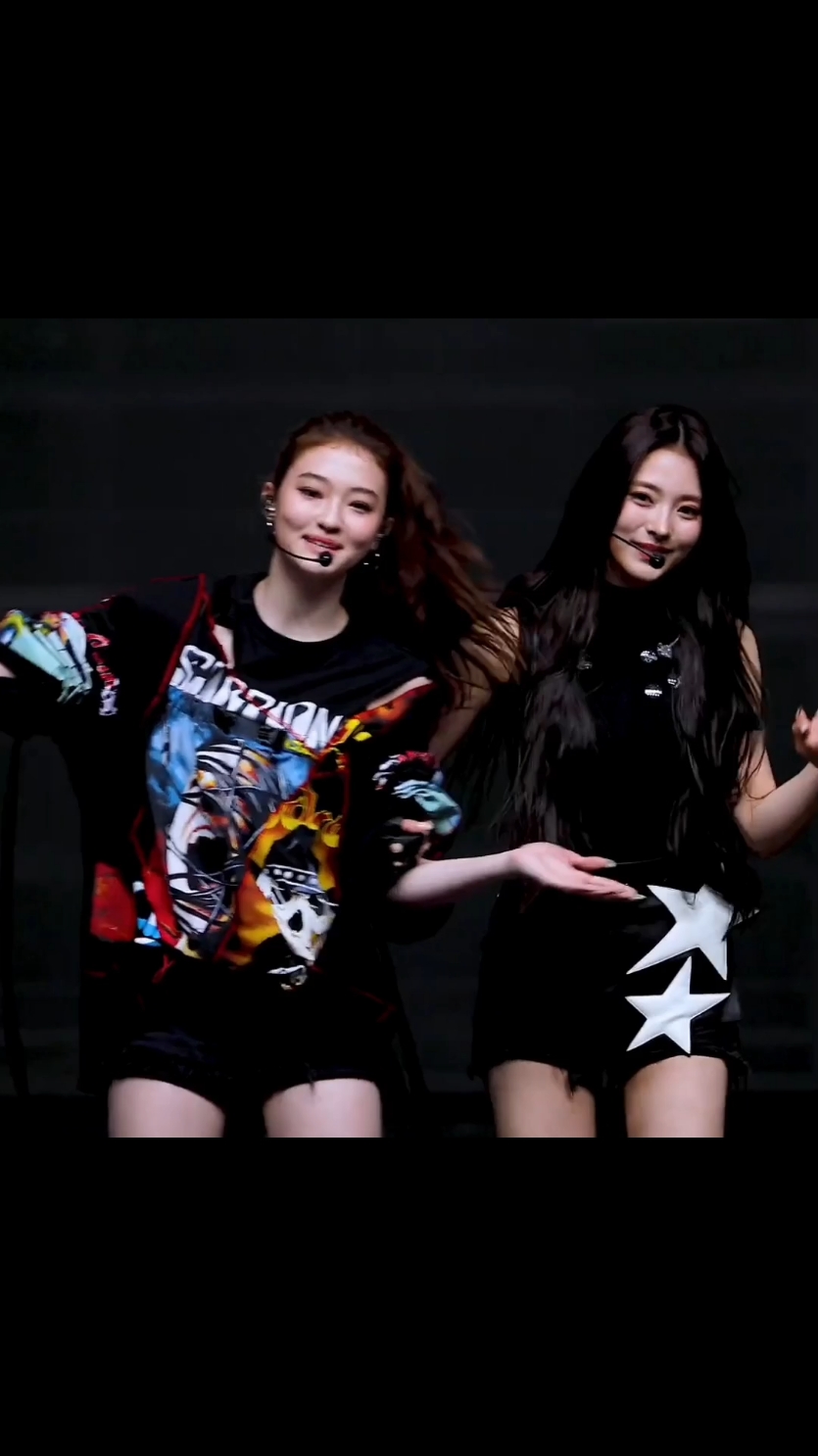 Ella Face cam Body, she ate with those expressions 🔥🔥 #meovv #ella #ellagross🦋 #facecamkpop #kpopfyp