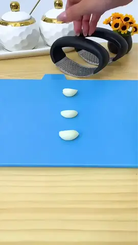 Crush garlic effortlessly with the Stainless Steel Garlic Masher! 🧄✨  Designed with a sleek curve for easy handling, this manual garlic press simplifies your prep work. Perfect for crushing garlic, ginger, and more, it’s a durable, must-have tool for every kitchen. 🍴⚡ Upgrade your cooking routine. Get yours today! 🌟 🔗 Check it out here: stafuly.com #kitchentools #garlic #cookingmadeeasy #buynow #shop #bestprice #gadgets #losangeles #reels #reelitfeelit #pageforyou #tiktokviral #page #buynow #onlineshopping #HomeVibes #Relax #usa🇺🇸 #bestprice #amazon #amazonfinds #amazonmusthaves 