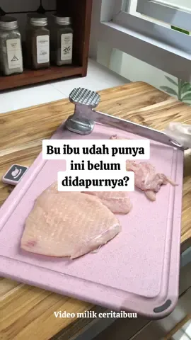 Rekomendasi palu pelunak daging. Beli sekarang mumpung videonya lewat diberanda kamu.  #fyp #megaguncang1212 #belilokal #paludaging 