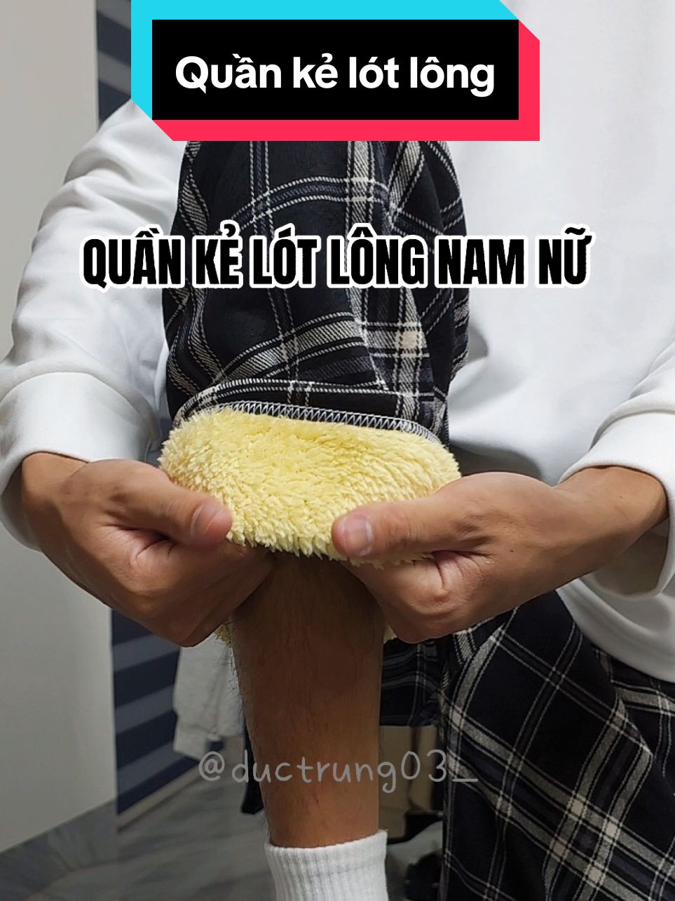 Cứ nhìn thấy quần kẻ là biết chuẩn bị đến Noel rồi😍 #quankecaro #quanke #quankelotlong #noel #quanlotlong #luotvuisam #saleluongve #ductrung03_ #moingaymotoutfit #reviewquanao 