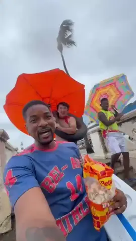 #beach #praia #salvador #jackiechan #asian #china #brasil🇧🇷 #viraliza @Will Baiano @Luciano Huck @aung htoolay @nyawolomshini 