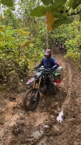 Yaabeginilah perjuangan Jualan Ditengah jalurr 🤤🦾 #baksotrabas #adventure #lucu #trabas #trabasindonesia #enduro 