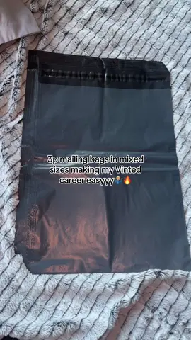 Just like that#reselling #reseller #depop #vinted #mailbag #tiktokmademebuyit #fyp #goviral 