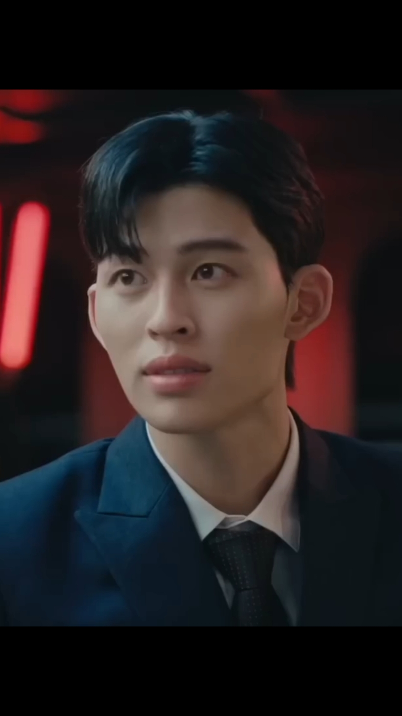 นิสัยรวยแบบนี้ คุณธีร์เท่านั้น #มีสติหน่อยคุณธีร์ #meandtheeseries #gmmtv2025 #pondphuwin #ปอนด์ภูวินทร์ #ppnaravit #phuwintang @ppnaravit @phuwintang 