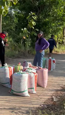 #CapCut สวยถึกบึกบึน #หนองหงส์_บุรีรัมย์ #สาวบุรีรัมย์ #30ยังแจ๋ว🔥 