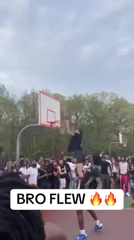He hit that 🤯💪 mjm.trickey #dunk #slamdunk #basketball #basketballtiktok 
