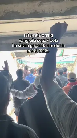 Sejatinya sepakbola adalah obat untuk kita yang tidak punya tempat untuk bercerita💔⚽️ #casualoutfits #adidasfootball #adidasoriginals #psssleman #baliunited 