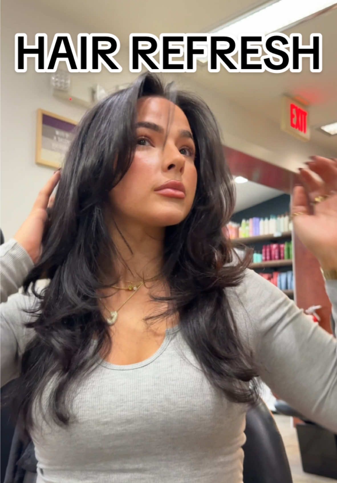 A little hair glaze, refreshed layers, & a blowout will ALWAYS do the trick💁🏻‍♀️✂️  #hairtok #haircut #hair #hairtransformation #curtainbangs #layeredhaircut #blowout #90sstyle #hairsalon #therapy #haircare #grwm #beauty @Aveda 