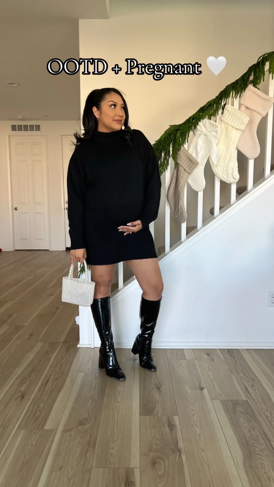 We can still look while cute while our belly is growing.  #maternity #maternityfashion #maternitywear #pregnancywear #pregnantfashion #OOTD #cuteandpregnant #momfashion #momfashionblogger 