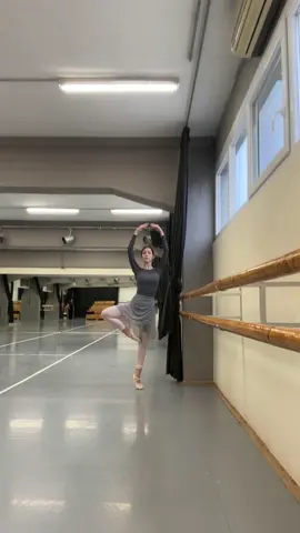 Fondu & rond de jambe en l’air Ballet Class 🩰 #ballet #balletdancer #balletclass #dance #dancers #balletlife #contemporary #contemporarydance #teacher #danceteacher #ballettraining #goals #exercise #indancestrial #pointe #ballerina #pointeshoes #dancetechnique #vaganova #body #movement #steps #flexibility #music #viral #ballettiktok #fyp #fy