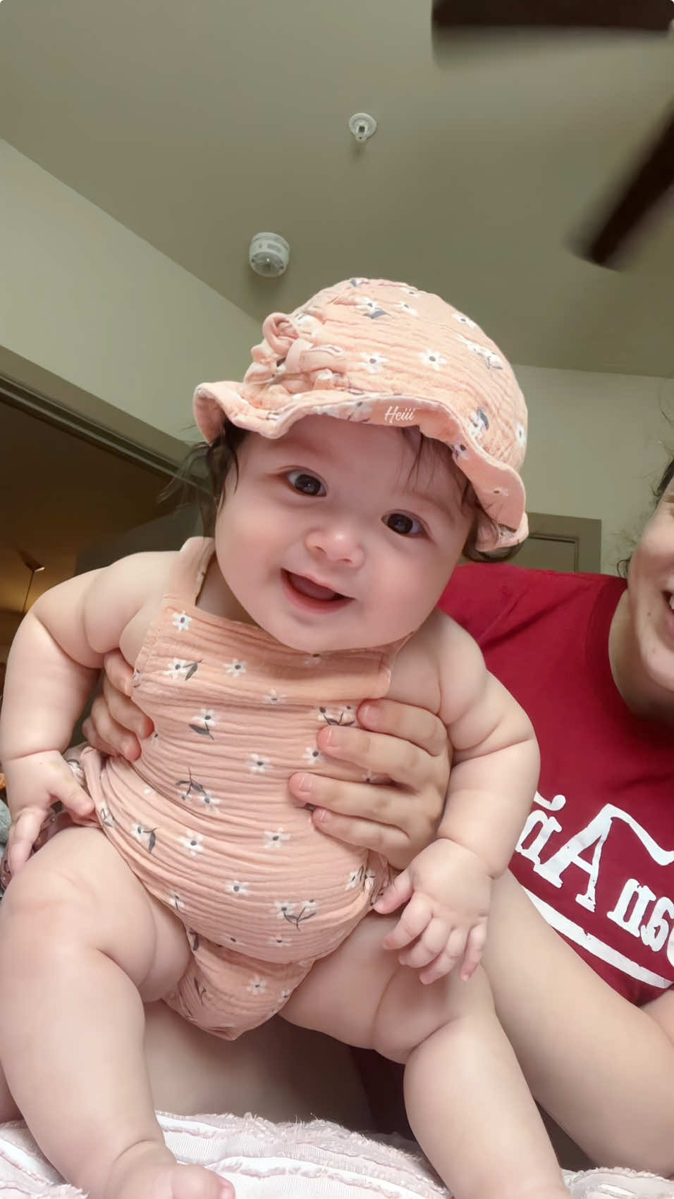 shake shake@Andyyyyy<3  #julietteandgianna #cutebaby #twinsisters #fyp #fypシ #andreaarzola 