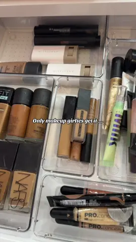 Who doesn’t love options ? 😍 #makeuptutorial #MakeupRoutine #fyp #makeuphack #makeuphaul 