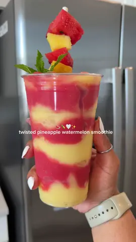 decided to bring something tropical to yall page in this cold weather.  recipe is in the video 🤗✨ #smoothies #ninjablender #smoothierecipes #healthy #fypシ #healthysmoothie 