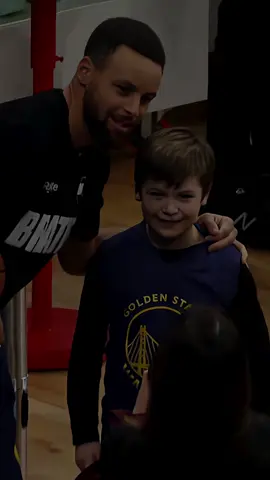 Steph Curry always making time for fans ❤️❤️#NBA #basketball #fyp 