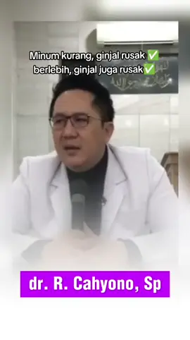 jaga tubuh kita dengan minum yang berkualitas dan cukup #dokcay #doktercahyono #minum 