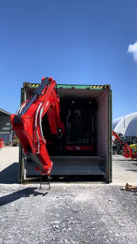 Our out of the box items come to dealership in shipping containers!  #outthebox #shippingcontainer #kubota #8ton #excavator #excvatoroperator #kubotacanada #fyp #construction #equipemnt #hartingtonequipment 