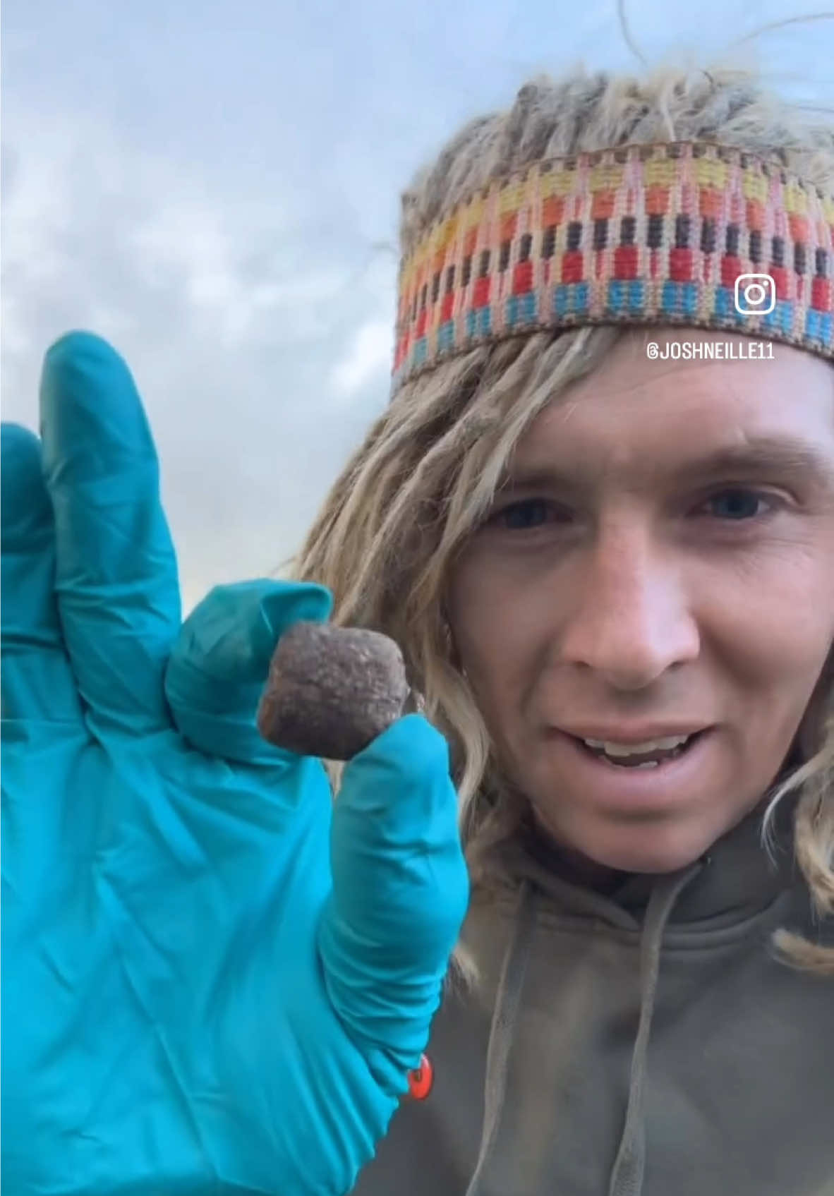 The answer to the question 🙋‍♂️ so many people ask? The researchers say the distinctive cube shape of wombat poop is caused as a result of the drying of the faeces in the colon, and muscular contractions, which form the uniform size and corners of the poop. “Bare-nosed wombats are renowned for producing distinctive, cube-shaped poos.💩🐻😂❤️ONYA! #wombat #onya #wildlife #wildlifewarrior