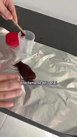 📋 ¿Necesitas recoger una muestra de heces? Te damos los pasos clave para una recogida correcta 👀👇 1️⃣ Usa un frasco estéril, cómpralo en la farmacia 🏥 2️⃣ Evita ciertos alimentos 3 días antes 📅 (como fresas 🍓, higos, peras 🍐, tomates 🍅, pan con semillas). 3️⃣ Nada de laxantes ni antidiarreicos antes de la recolección ⛔ 4️⃣ Asegúrate de que la muestra esté libre de orina y papel 🧻 💡 Recuerda: Usa un recipiente limpio, coloca una pequeña porción en el frasco y ciérralo bien 👉 Entrega en el laboratorio 🔬 el mismo día para mejores resultados Tienes alguna duda, te la resolvemos en comentarios 💚 #atidamifarma #heces #muestra #videoviral #videos #video #tiktokviralvideo #viraltiktoks #viralart #tiktokviralvideos #viralizando #fyyyyyyyyyyyyyyyy #fyyyy #fyyyyyy #fyyp #fyyyyyyy #fyyyyyyyy #fyyyyy #fyyyyyyyyyyyyyyyyyyy #fyyy #fyy #tiktokvirall