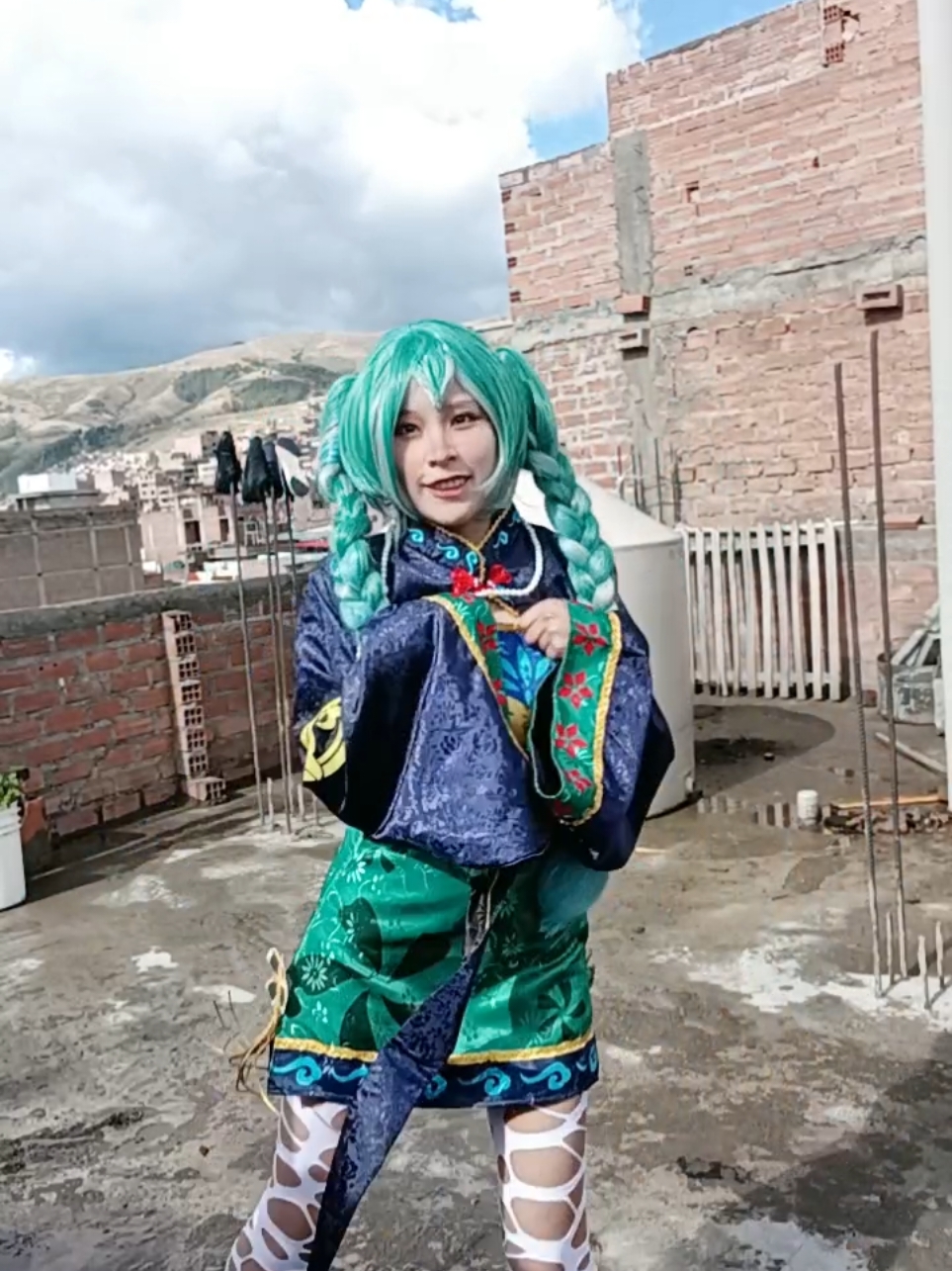 en mi techo escuchando ferxxo #mikuzombie #mikucosplay #cosplayer #otakugirl #cosplay #anime #animegirl #contenido #humor #kawaii #kawaiigirl 