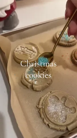 Rolling into the holiday season with @Sweet Loren’s ✨ cookies🍪#sweetlorenspartner #chistmastok #baking #asmr #christmascookies 
