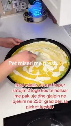 Pet miseri me presh 👌 per porosi ose  per receten me shkruani ne komete 🥰🥰🥰 @delicious _food_by_lola  #LIVEhighlights #TikTokLIVE #LIVE #petulla #petemiseri #healthyfoodideas #tradicional #albania #fyyyyyyyyyyyyyyyy #foddie #pule #time #trilece #shqipetare #bakellava #mishnefurre #pilaf 