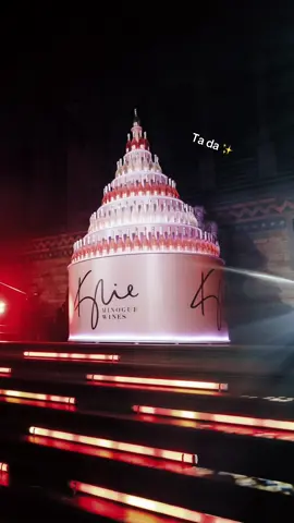 A Kylie Minogue Wines tower at the National History Museum?! What a night at the Royal Variety Performance after party ✨ @Kylie Minogue 