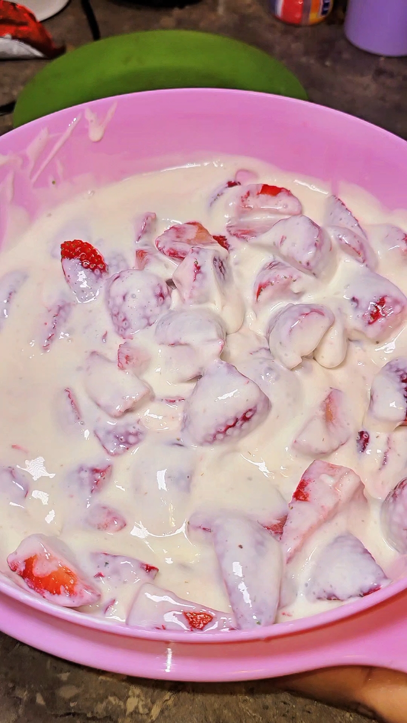 fresas con crema #fresasconcrema #fresasconcrema🍓 #recetafacil #postre #postres #postresfaciles #postresdeliciosos 