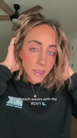 every day beach waves (& honestly the perfect style for hair wash days 🤪) I’m obsessed #tymo #tymobeauty #rovy #beachwavercurls #beachyhair #beachwaves #beachwaveshair #beachwavesforbeginners #shorthairstyles #shorthair #wavyhair #wavyhairroutine #wavyhairtutorial #hairturtorial #trending #grwm #hairwashday #cybermonday #blackfriday #tiktokshopcybermonday #tiktokshopblackfriday 