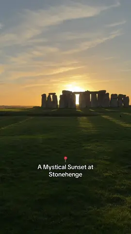 Stonehenge with one of the most surreal sunsets I’ve ever seen 🧡 #england #uk #stonehenge #PlacesToVisit 