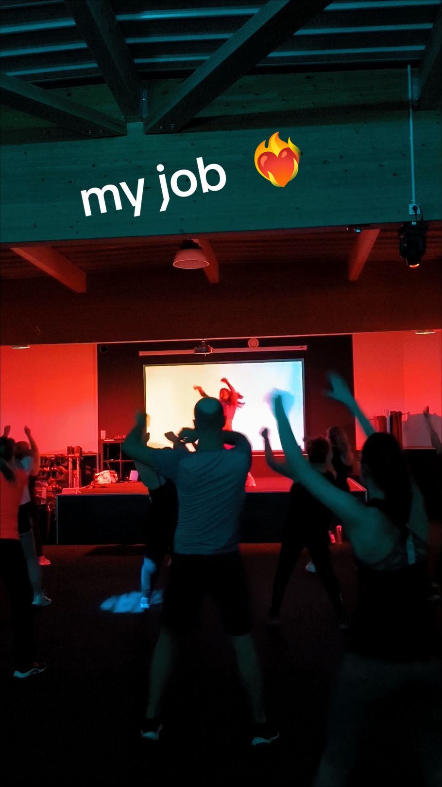 l'amour et le partage de cette passion qui m'entraîne tous les jours à vivre à fond chaque instant 💕 #lesmills #Fitness #cours #bodyjam 