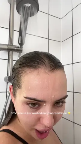 The hair just slipping out✨🥲 #justgirlythings #healthyhair #longhair #curlyhair #hairtips #hair #hairgoals #haircare