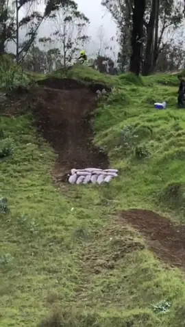 #extremo #enparati #fyp #video #mtb #downhill  #saltos #salto 