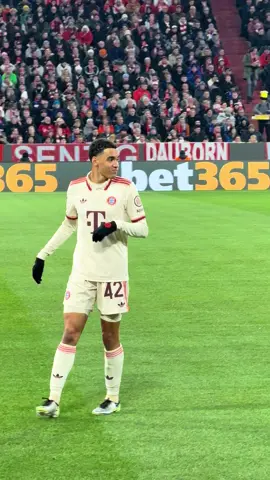 DRIBBLER #jamalmusiala #fcbayern #psg 