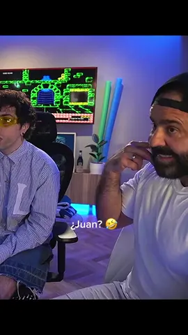 Juan duerme afuera hoy 😬 #robleis #carreraaa #fypp #viral_video #clips #contenidorandom #outofcontext #kardashians #randomvideo #humortiktok #nickinicole #nicki #juan #pareja #kratos #juan  @naiki @Robleis @carreproroblox74 